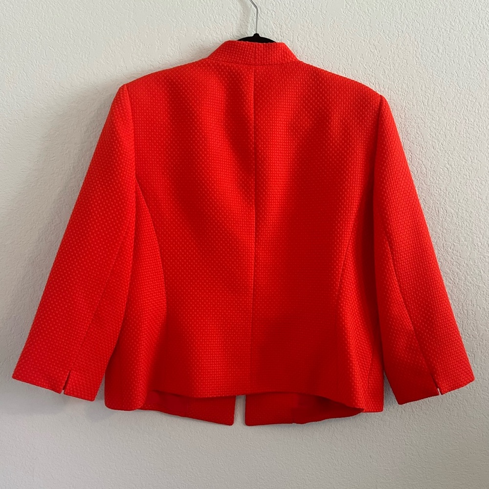 Kasper Solid Dobby Inverted Notch Flyaway Jacket … - image 4